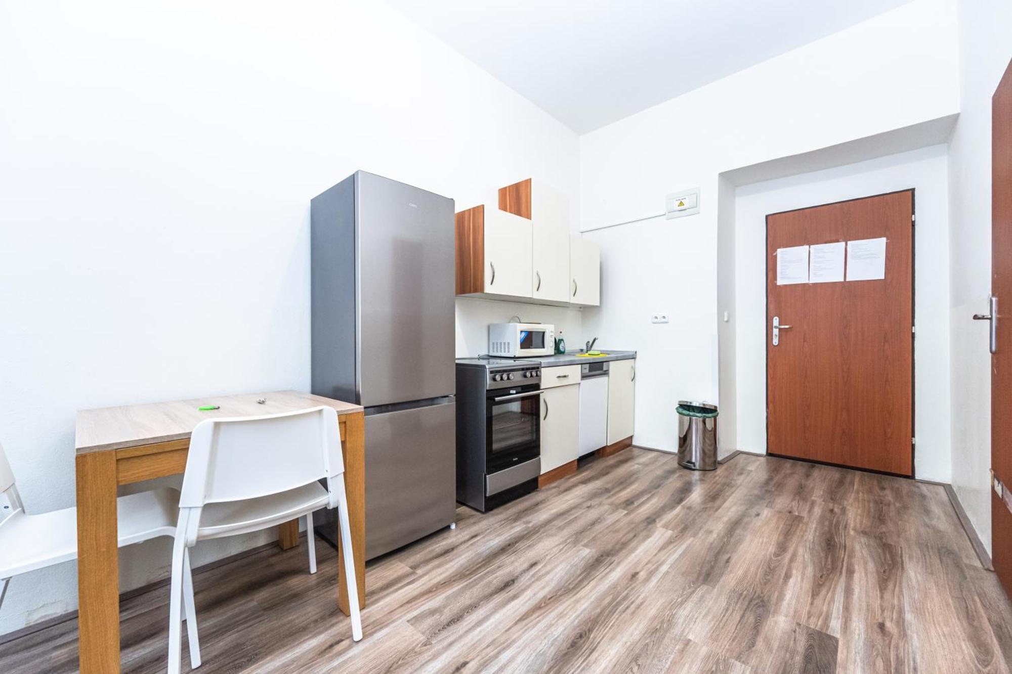 Apartments Kamenicka 23 ปราก ภายนอก รูปภาพ