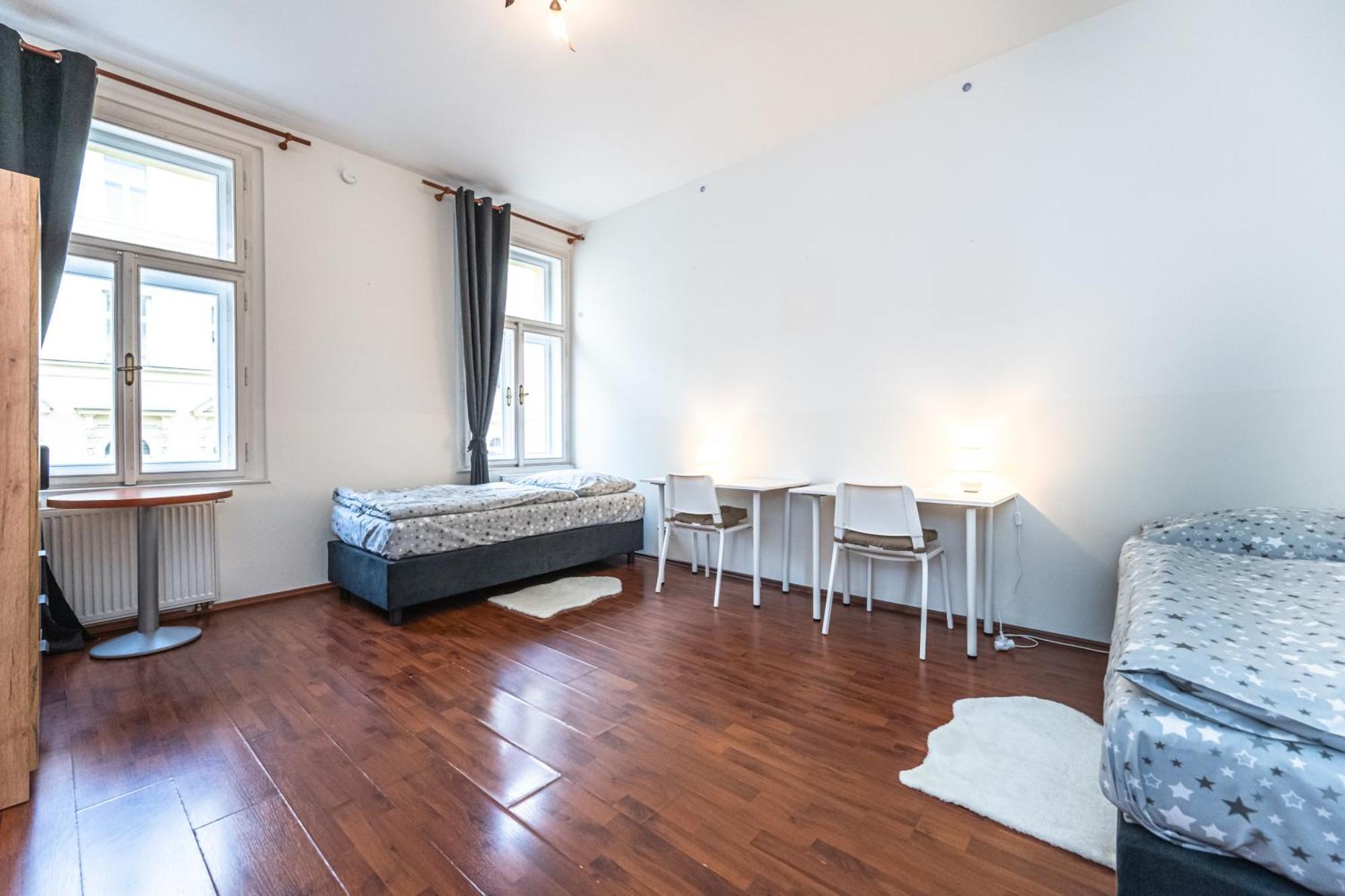 Apartments Kamenicka 23 ปราก ภายนอก รูปภาพ