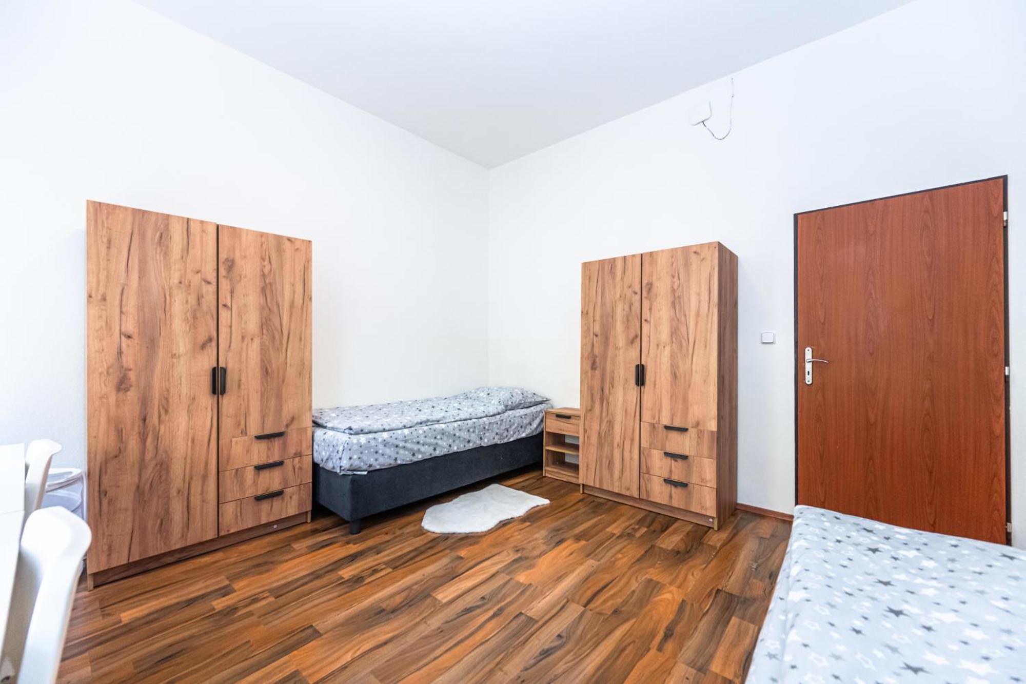 Apartments Kamenicka 23 ปราก ภายนอก รูปภาพ